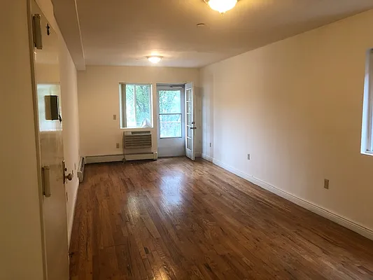 Rented by 18 REALTY | media 8