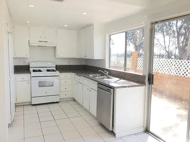 2442 Gehrig St #B — Photo 5