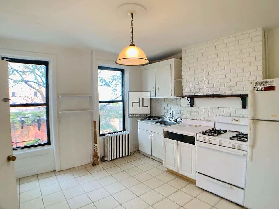 1st image of 326 Van Brunt St APT 3R