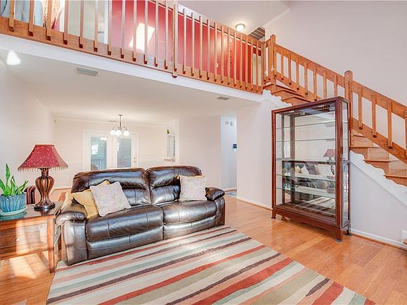 5th image of 108 Glen Allen Ct