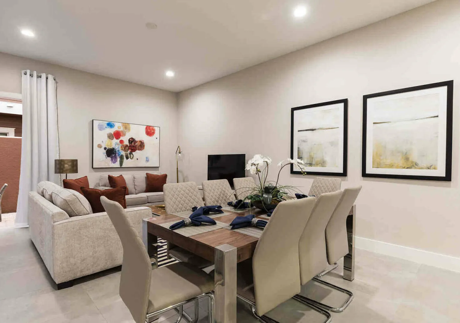 Stylish 4Bed Townhome at Summerville Near Disney — Photo 4