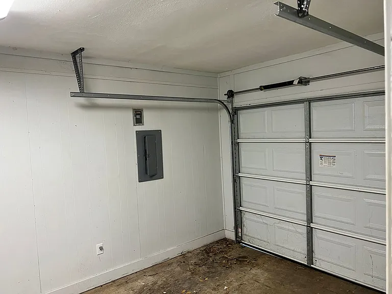 1225 San Antonio St — Photo 16