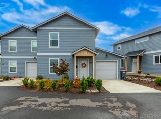 205 Dano Dr, Phoenix, OR 97535