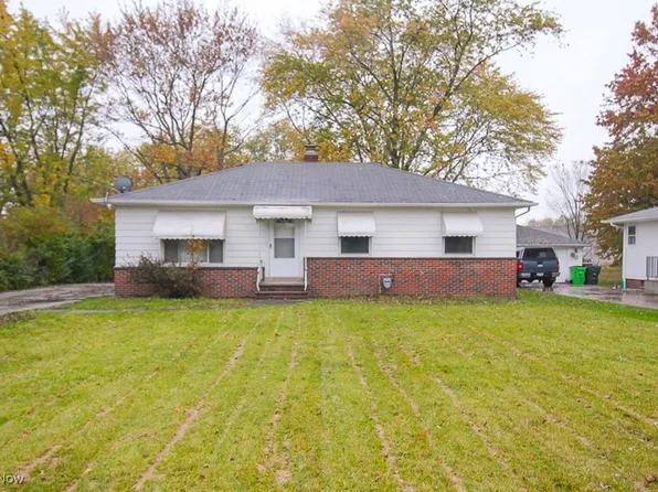 5718 Columbia Dr, Bedford Heights, OH 44146