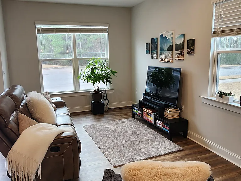 346 Old Grove Ln — Photo 6