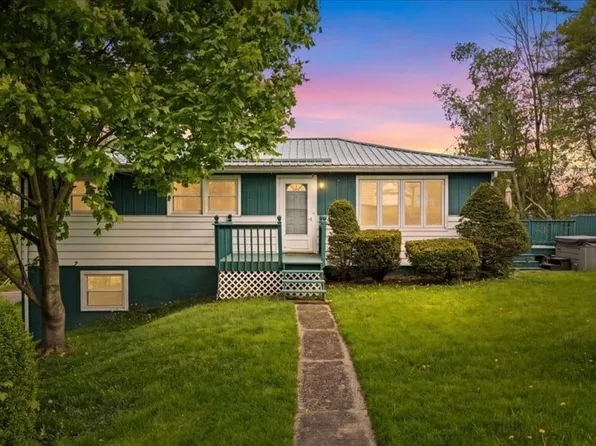 1111 Carrie Ave, Endicott, NY 13760