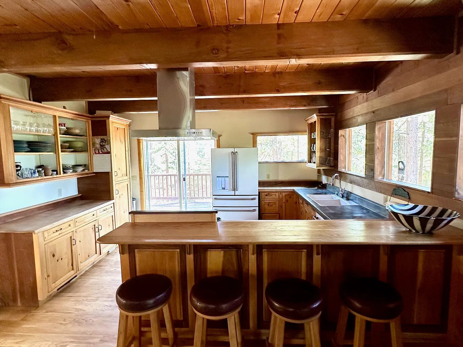 4 bed, 3500 sqft, $5,500 — Photo 4