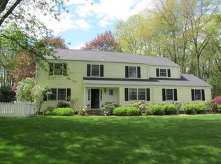 51 Comstock Hill Rd, New Canaan, CT 06840