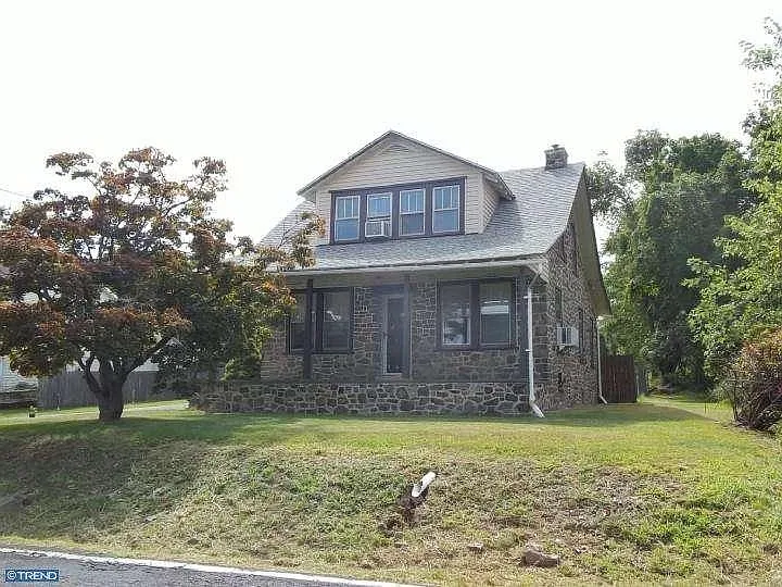 2040 Hill Rd photo 1