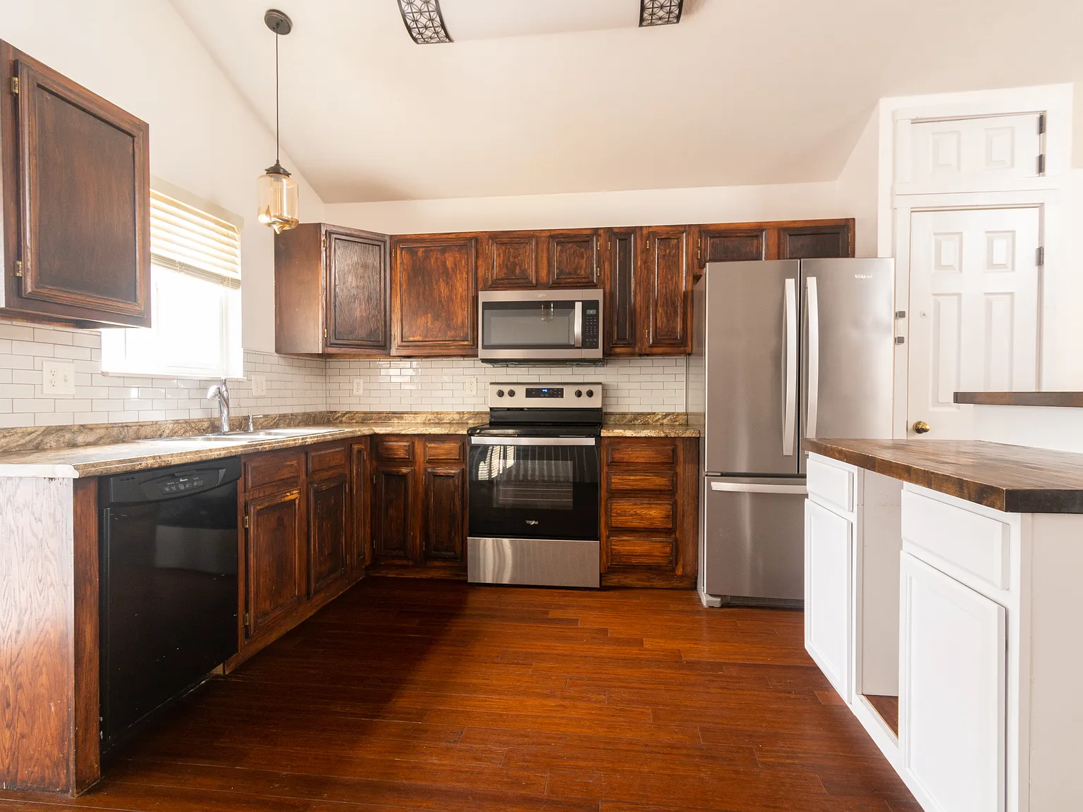 4 bed, 1711 sqft, $2,300 — Photo 4