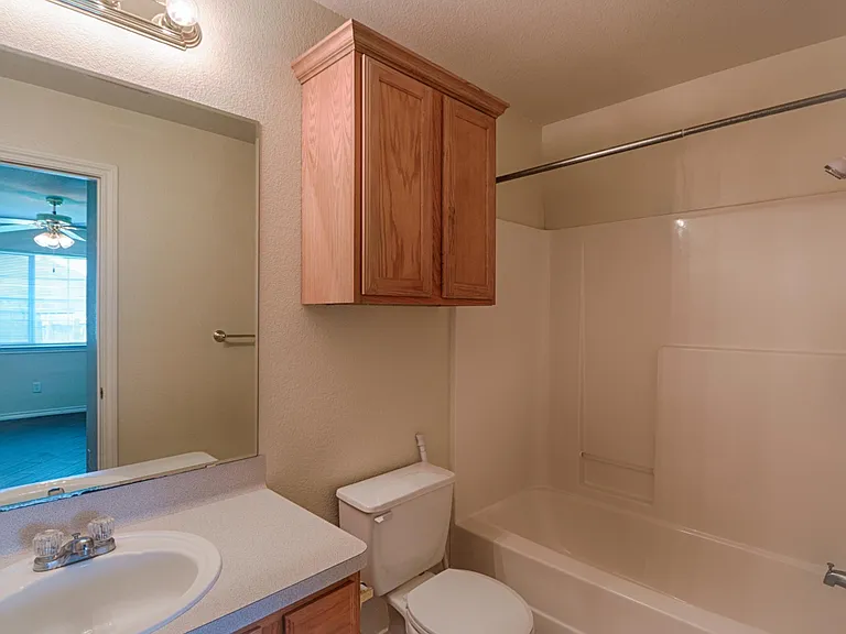 3612 Oldenburg Ct — Photo 10