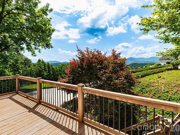 3rd image of 44 Deer Meadows Dr