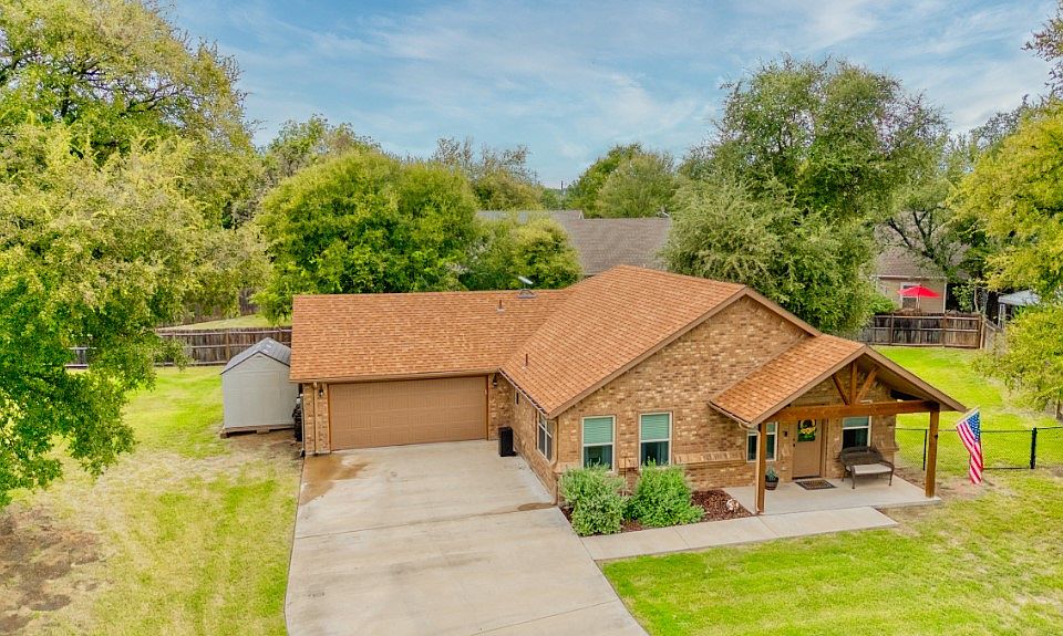 1st image of 811 Corral Dr