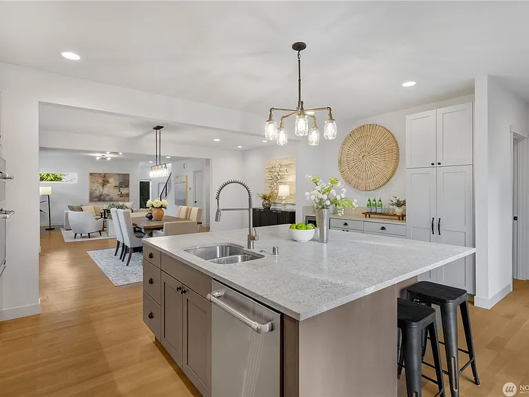 10317 Sand Point Way NE — Photo 10