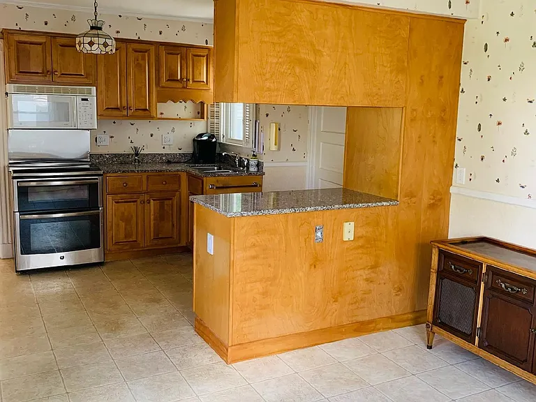 54 Boutelle Ave — Photo 5