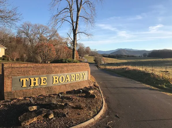 Boardly Hills Blvd, Sevierville, TN 37876