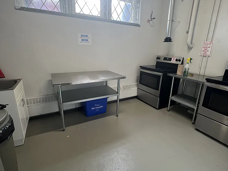 61 Parent Ave #S09 — Photo 10