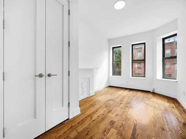 565 Chauncey Street image 7 of 11