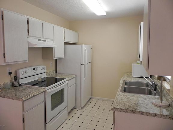 5th image of 840 Center Ave #120