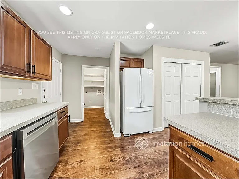 304 E Ross Ave — Photo 8