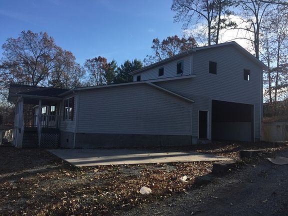 5th image of 8437 Carr Ln