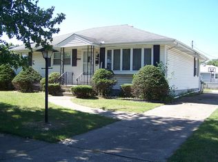 8340 Delaware St, Highland, IN 46322