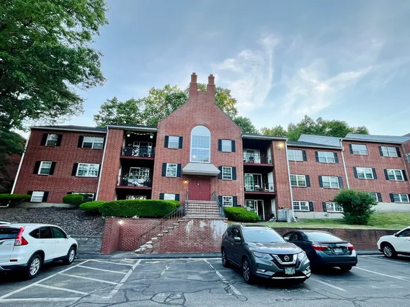 9 Louisburg Sq APT 1, Nashua, NH 03060