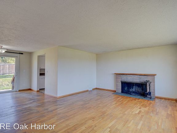 5th image of 611 NE Otis St