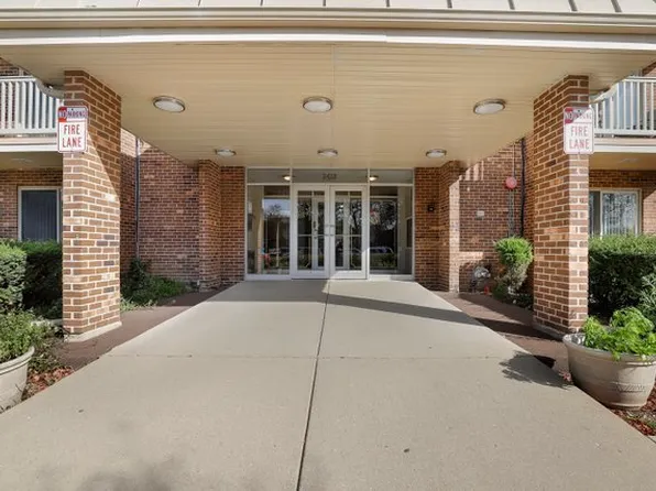 2423 N Kennicott Dr Unit 2C, Arlington Heights, IL 60004