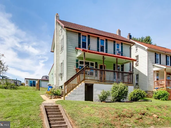 70 High St, Felton, PA 17322