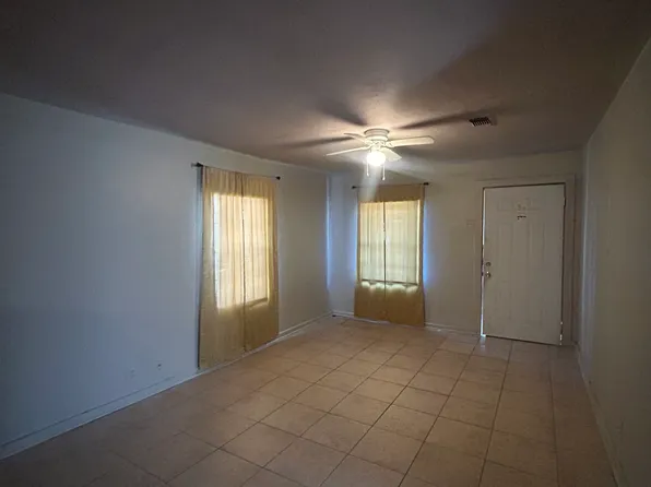 1950 Brooklyn St, Beaumont, TX 77701