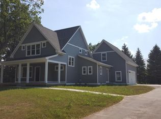 5050 Weeping Willow Dr SE, Grand Rapids, MI 49546