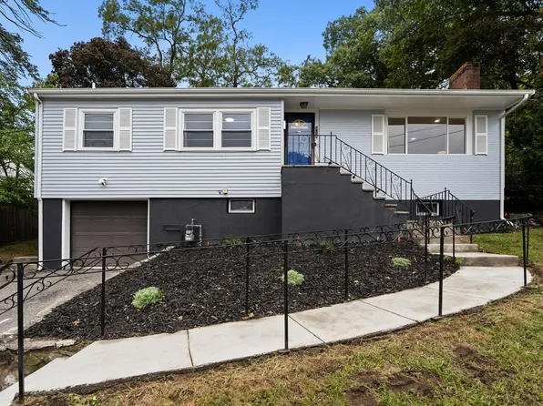 318 Mystic St, Arlington, MA 02474