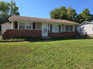 2215 W Crawford St, Wichita, KS 67217
