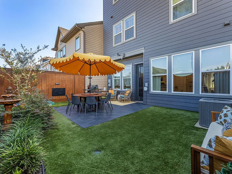 10930 Brambling Wood Dr — Photo 42