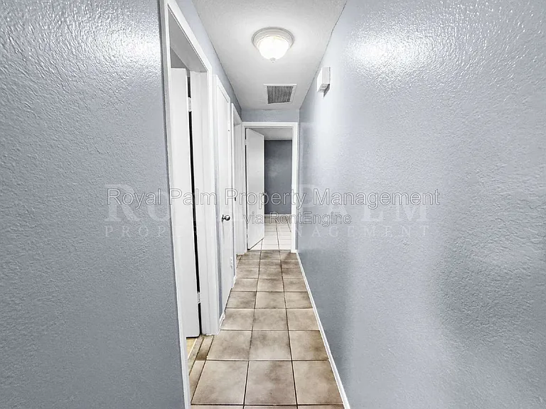 6617 Warwick Cir — Photo 10