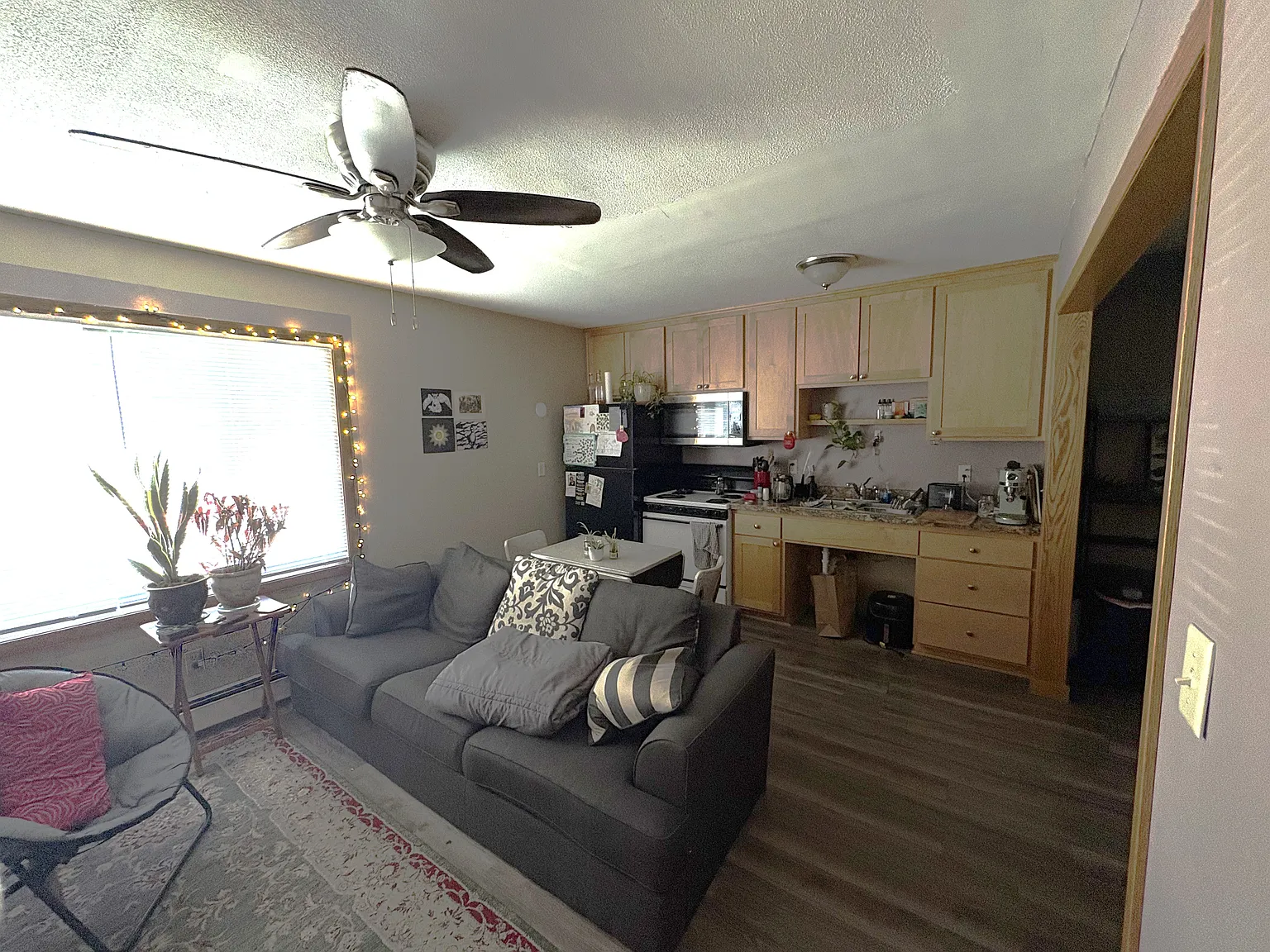 2 bed, 950 sqft, $1,450 — Photo 3