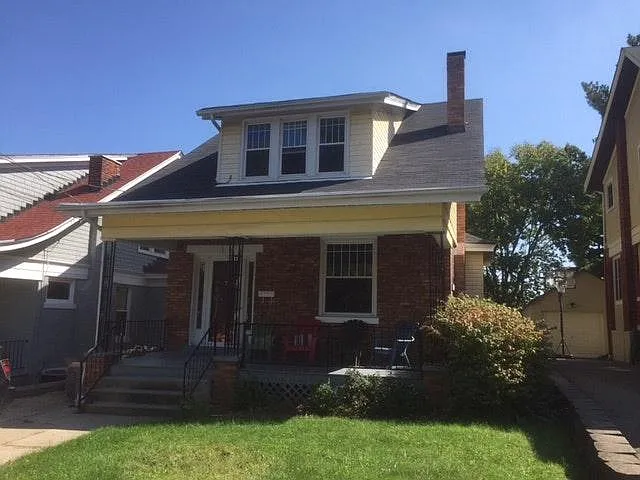 1274 Morten St photo 1