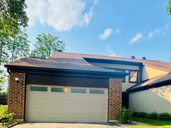 325 Shadowbend Dr, Wheeling, IL 60090