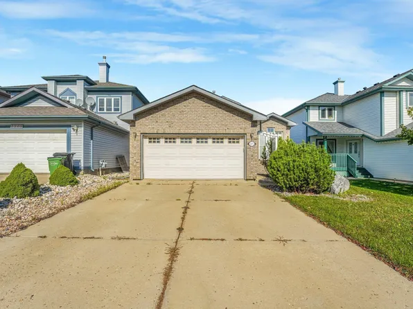 1271 Ormsby Ln NW, Edmonton, AB T5T 6G9