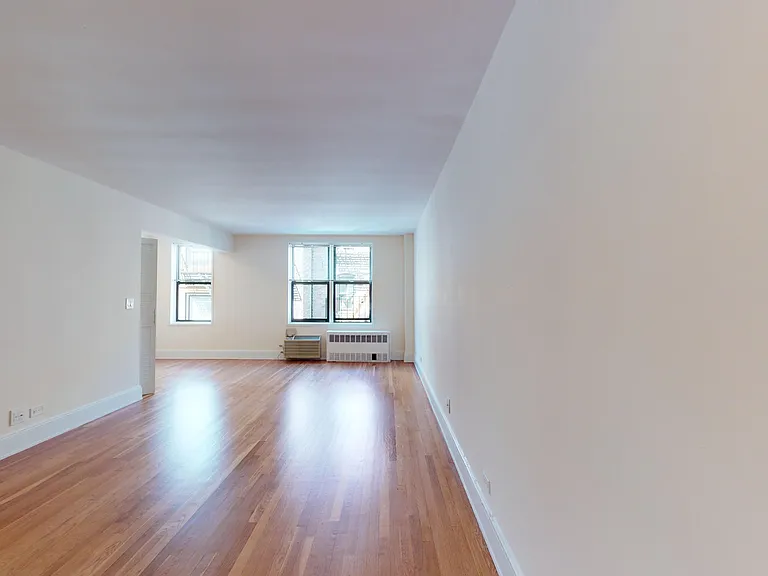 305 W 13th St #5L — Photo 1