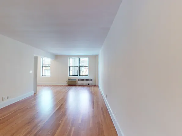 305 West 13th Street image 1 of 8