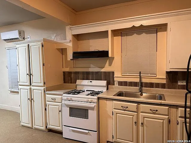 1319 Leal St #1 — Photo 3