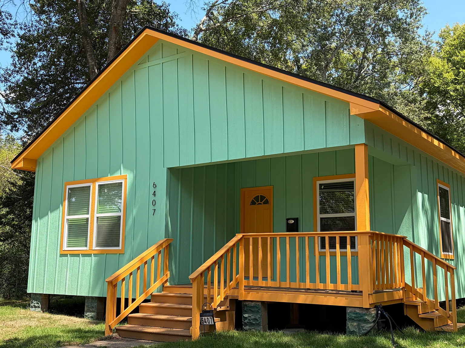 3 bed, 1000 sqft, $997 — Photo 2