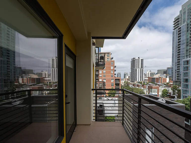 Urbana East Village Rental Flats — Photo 42