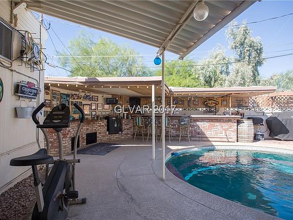 5th image of 2221 Glenwood Ln