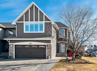 115 W Cougarstone Sq SW, Calgary, AB T3H 5J4