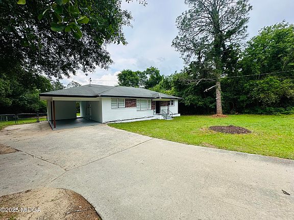 5th image of 3022 Bloomfield Dr