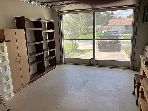 Full garage w/ scr door