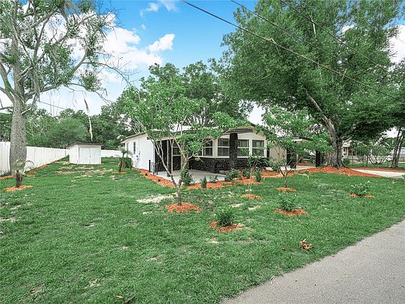 3rd image of 201 Brooks Rd